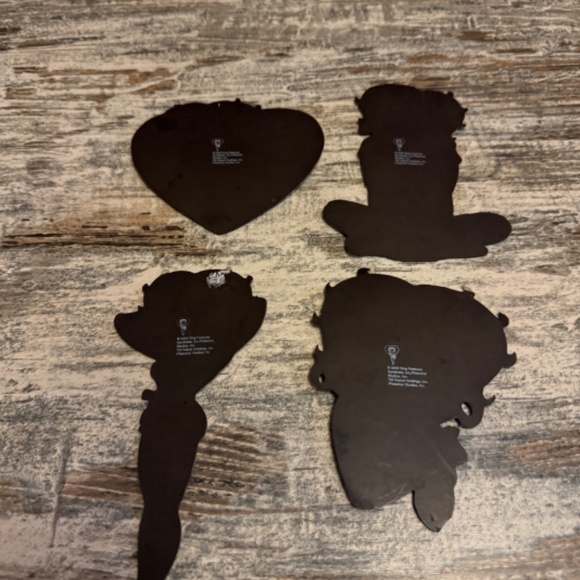 Vintage Betty Boop Magnets Set of 4 - Picture 7 of 8